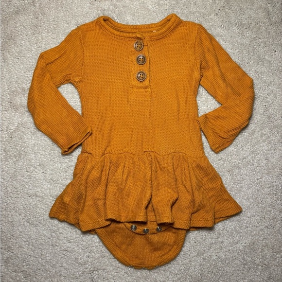 Posh Peanut orange waffle knit long sleeve twirl bodysuit dress. Size 6-12m - Picture 1 of 8